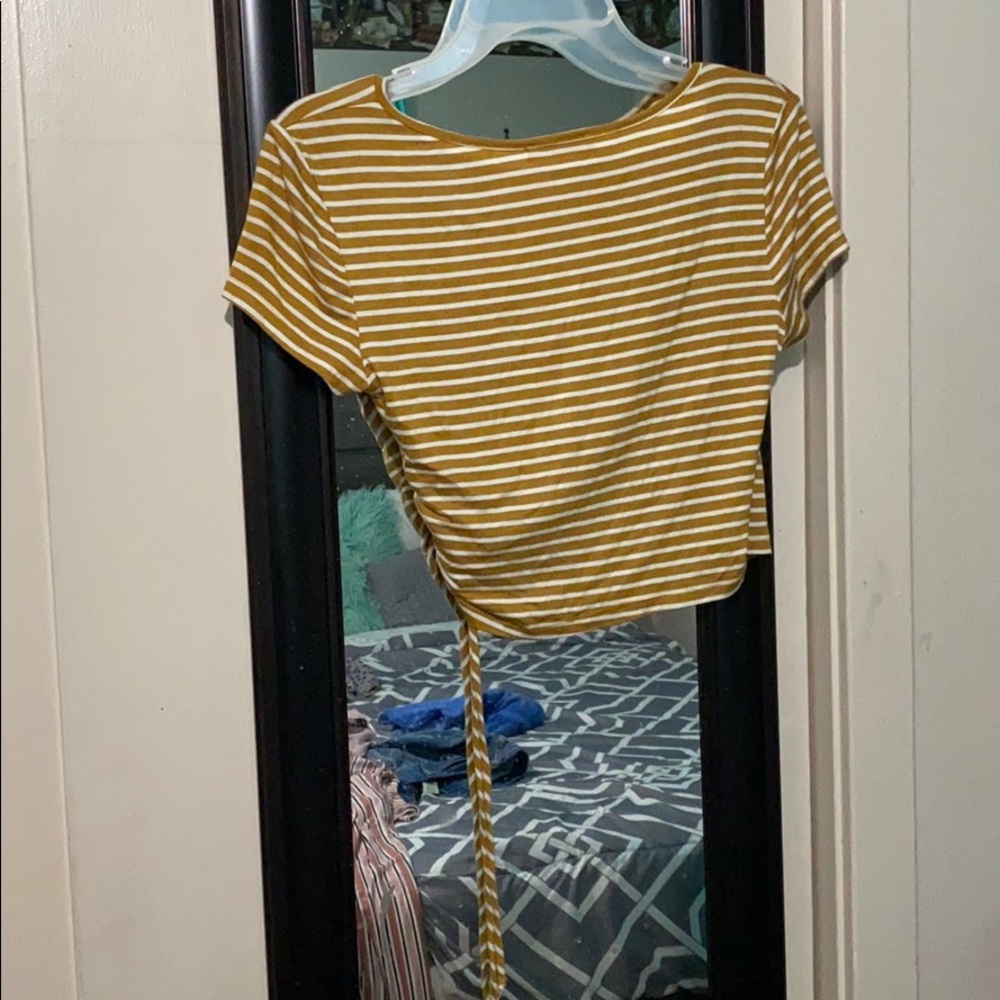 Croptops - Picture 2 of 2